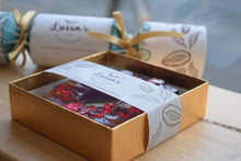 Load image into Gallery viewer, Raspberry 75% Solomon Islands Christmas Chocolate Wreath