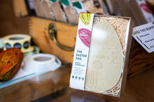 Load image into Gallery viewer, White Casholate Easter Egg