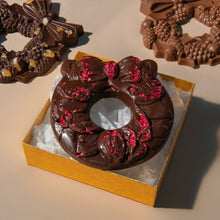 Load image into Gallery viewer, Raspberry 75% Solomon Islands Christmas Chocolate Wreath
