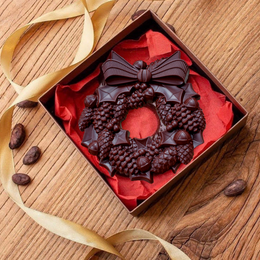 75% Solomon Islands Christmas Chocolate Wreath